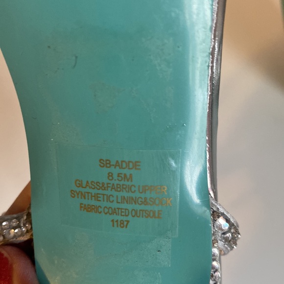 Betsey Johnson Adde Blue Rhinestone Pump. Size 81/2 NWOT - Picture 10 of 14